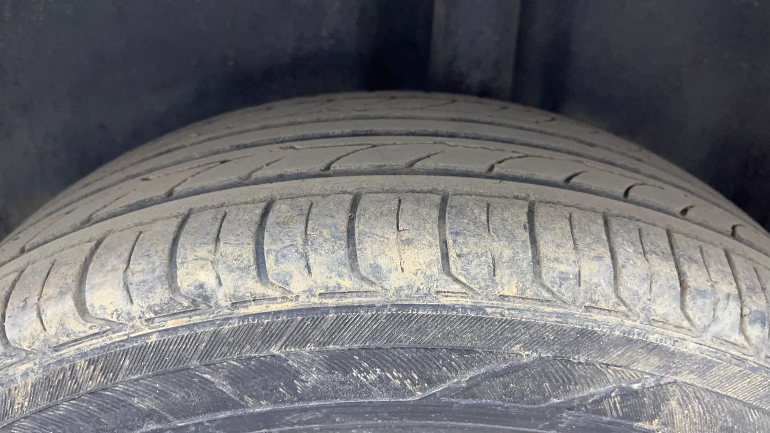 Used 2017 Volkswagen Polo Highline1.5L (D) Diesel Manual tyres LEFT REAR TYRE TREAD VIEW
