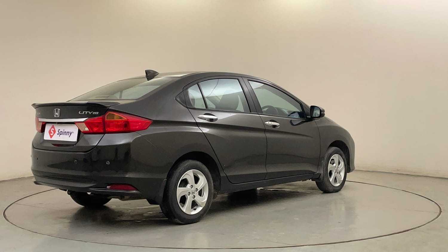 Used 2016 Honda City VX Petrol Manual exterior RIGHT REAR CORNER VIEW