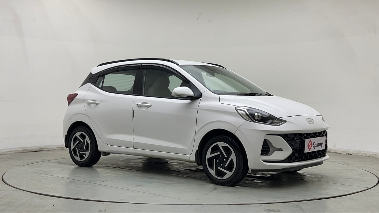 Used 2025 Hyundai Grand i10 Nios Sportz 1.2 Kappa VTVT Petrol Manual exterior RIGHT FRONT CORNER VIEW