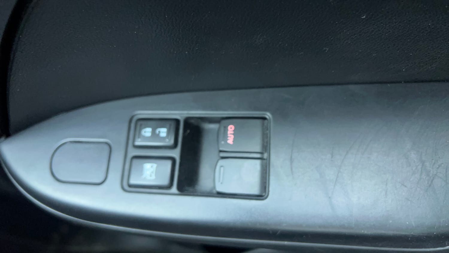Used 2017 Maruti Suzuki Baleno Sigma 1.2 Petrol Manual top_features Power windows