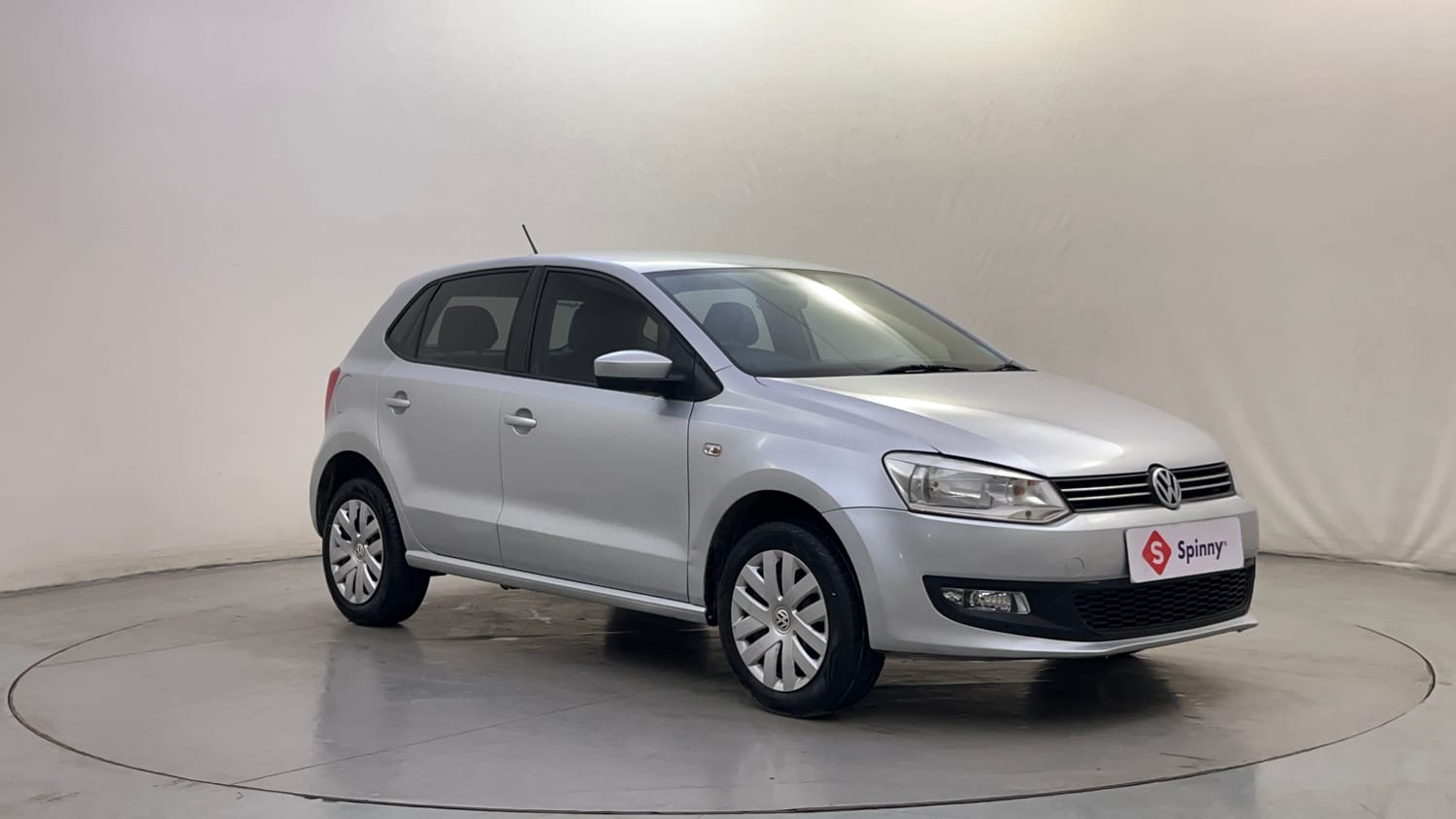 Used 2014 Volkswagen Polo Comfortline 1.2L (P) Petrol Manual exterior RIGHT FRONT CORNER VIEW