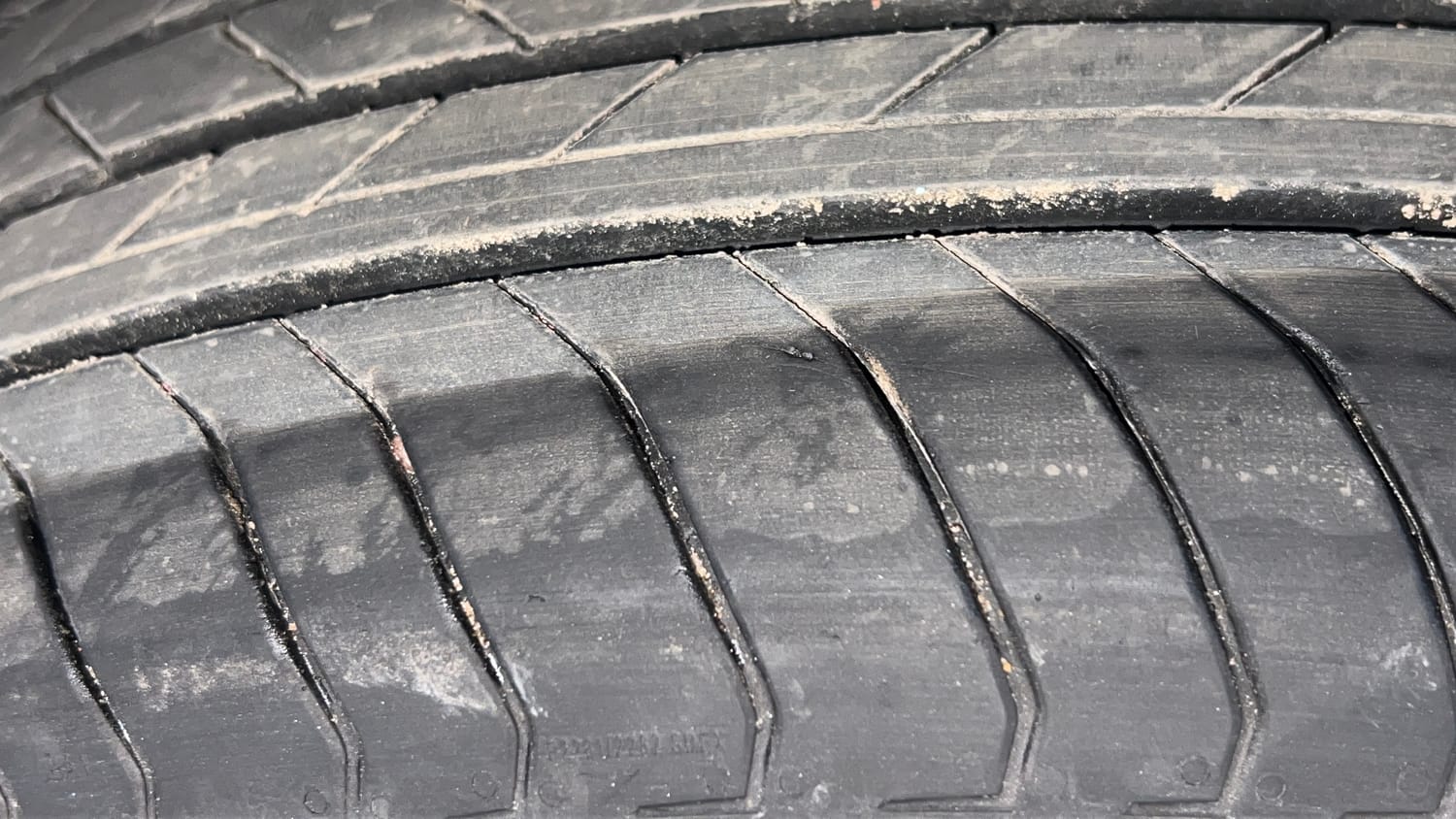 Used 2026 Maruti Suzuki Victoris LXI MT 2W Petrol Manual tyres LEFT FRONT TYRE TREAD VIEW