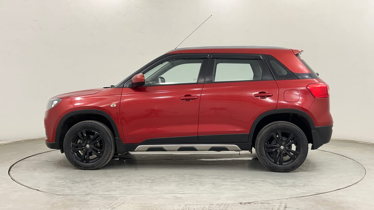 Used 2018 Maruti Suzuki Vitara Brezza [2016-2020] ZDi Diesel Manual exterior LEFT SIDE VIEW