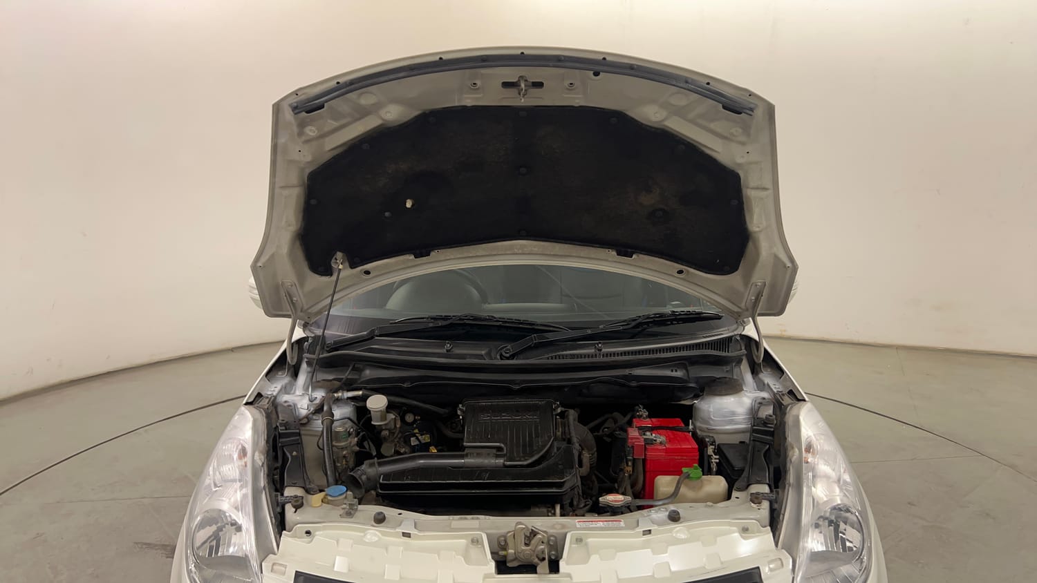 Used 2013 Maruti Suzuki Swift VXi Petrol Manual engine ENGINE & BONNET OPEN FRONT VIEW