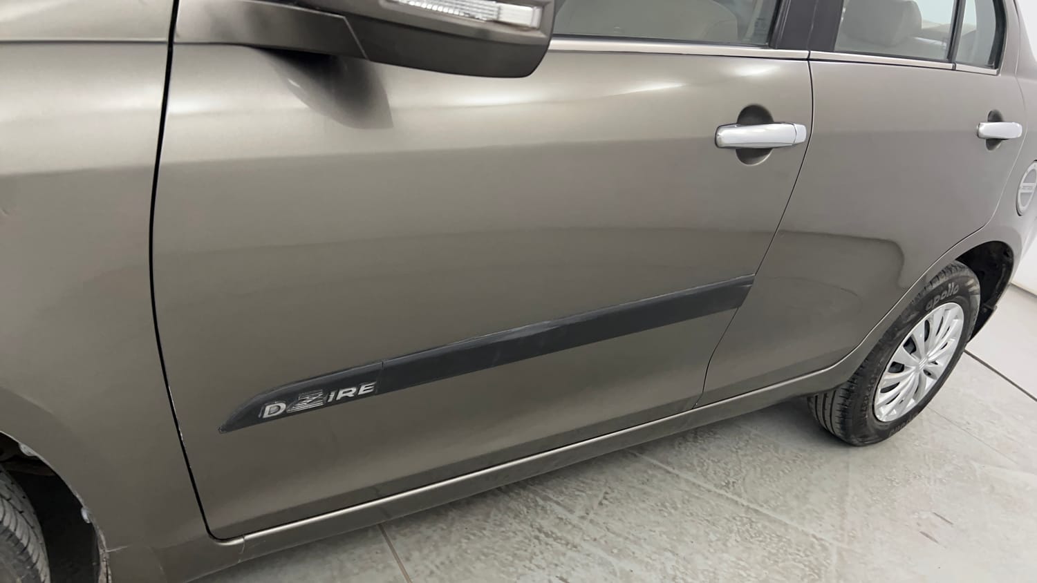 Used 2015 Maruti Suzuki Swift Dzire VXI Petrol Manual dents MINOR DENT