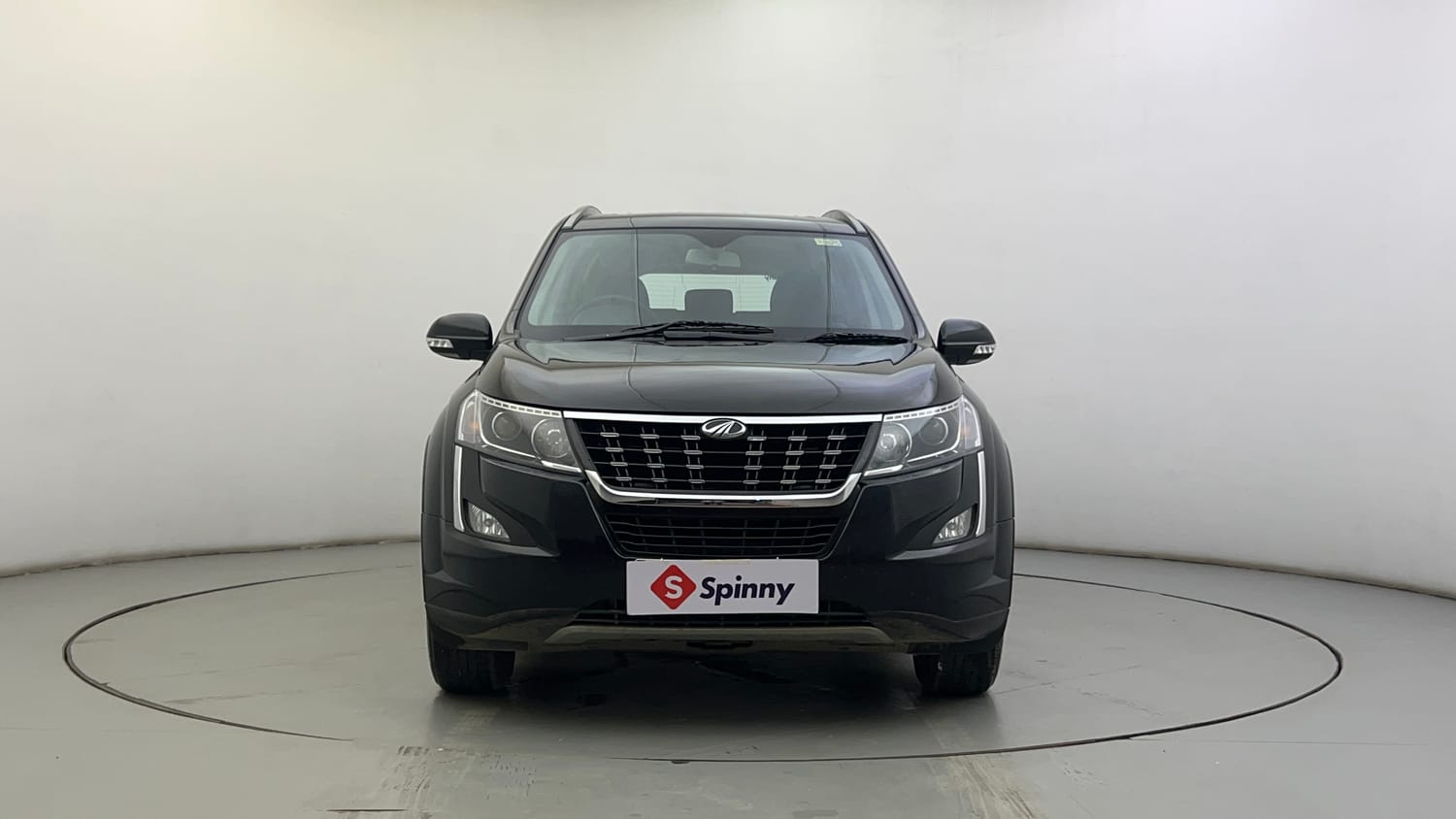Used 2021 Mahindra XUV500 W9 Diesel Manual exterior FRONT VIEW