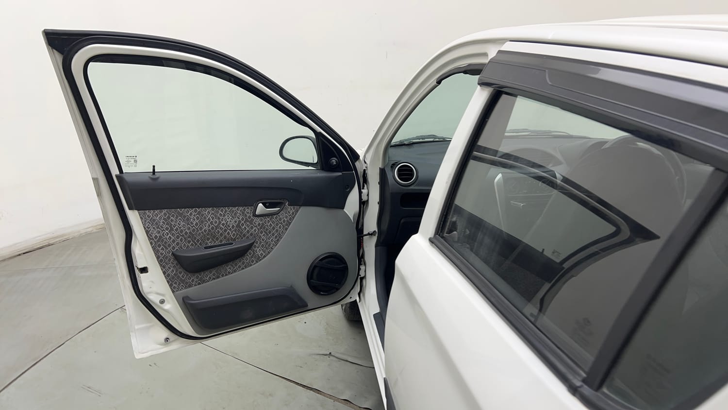 Used 2018 Maruti Suzuki Alto 800 LXi Petrol Manual interior LEFT FRONT DOOR OPEN VIEW