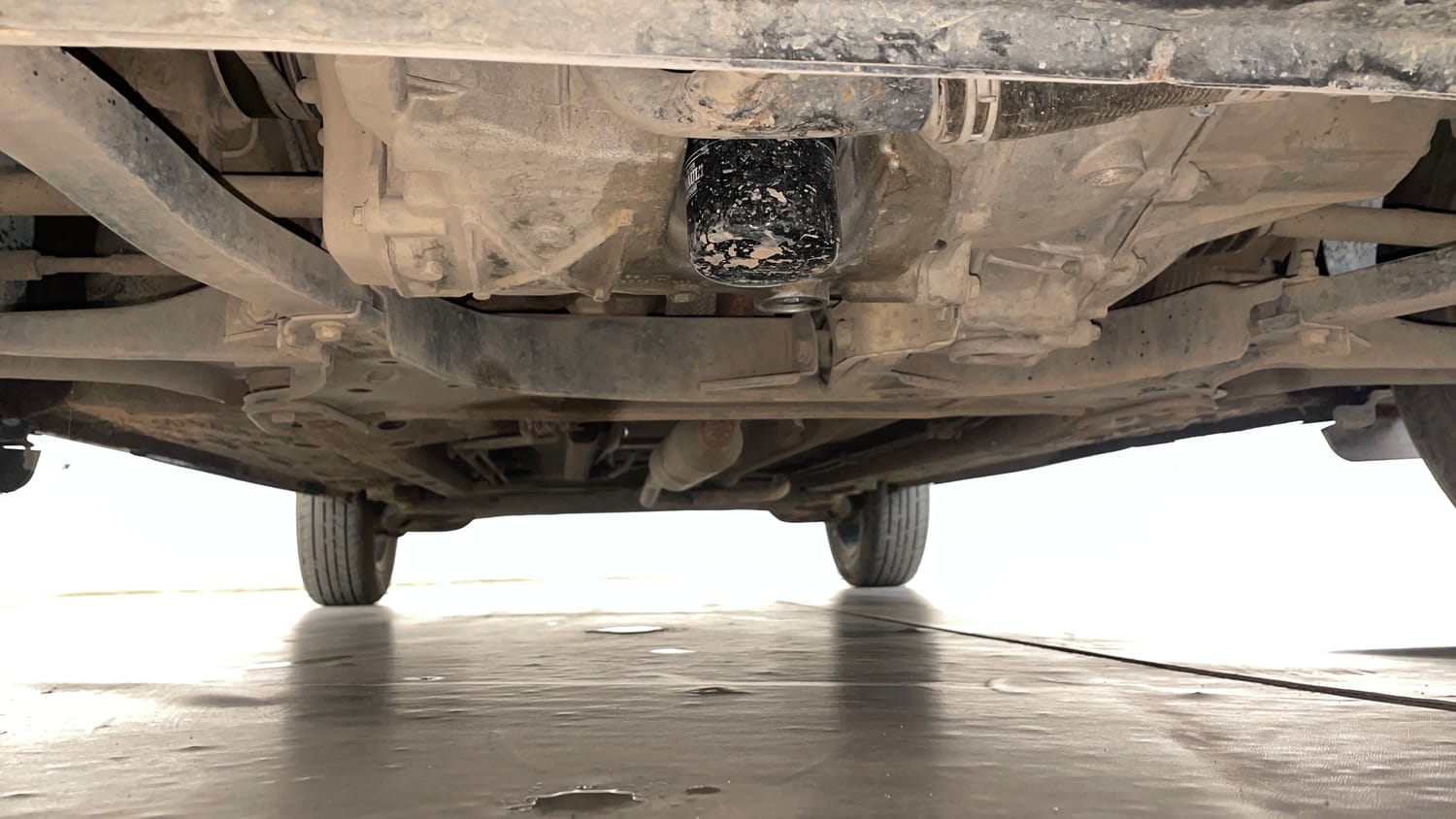 Used 2023 Nissan Magnite XV Petrol Manual extra FRONT LEFT UNDERBODY VIEW