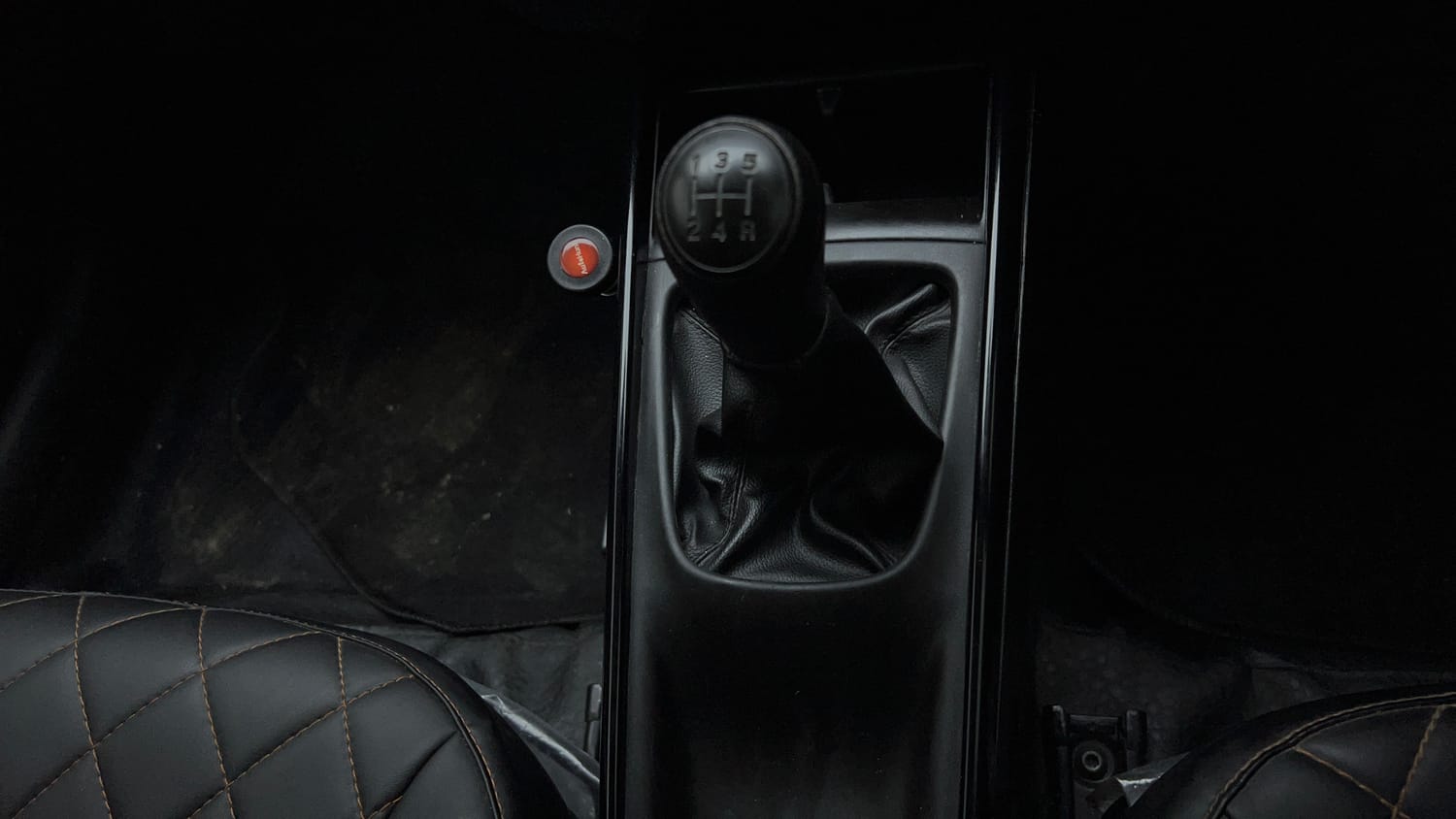 Used 2021 Maruti Suzuki Baleno Sigma Petrol Manual interior GEAR  KNOB VIEW
