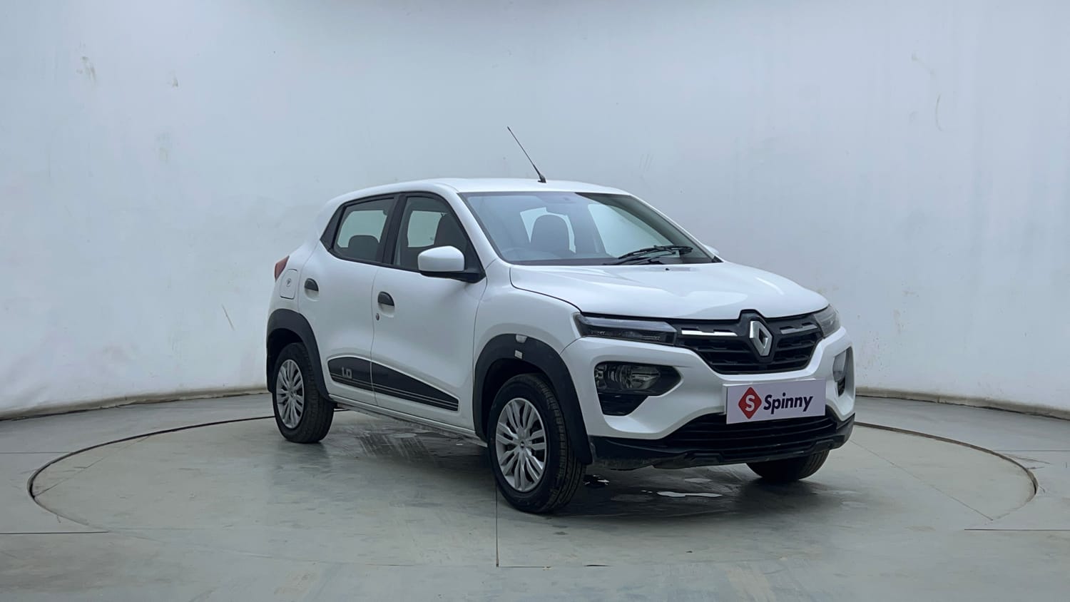 Used 2022 Renault Kwid RXT 1.0 Petrol Manual exterior RIGHT FRONT CORNER VIEW