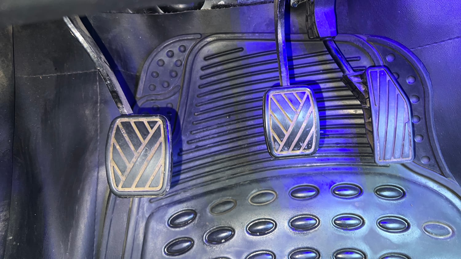 Used 2017 Maruti Suzuki Baleno Sigma 1.2 Petrol Manual interior PEDALS VIEW