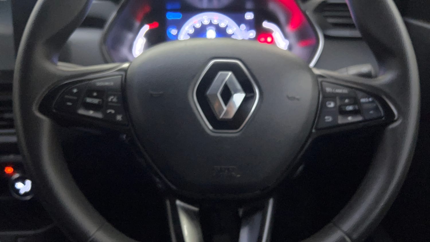 Used 2023 Renault Kiger RXZ Turbo MT Petrol Manual top_features Airbags