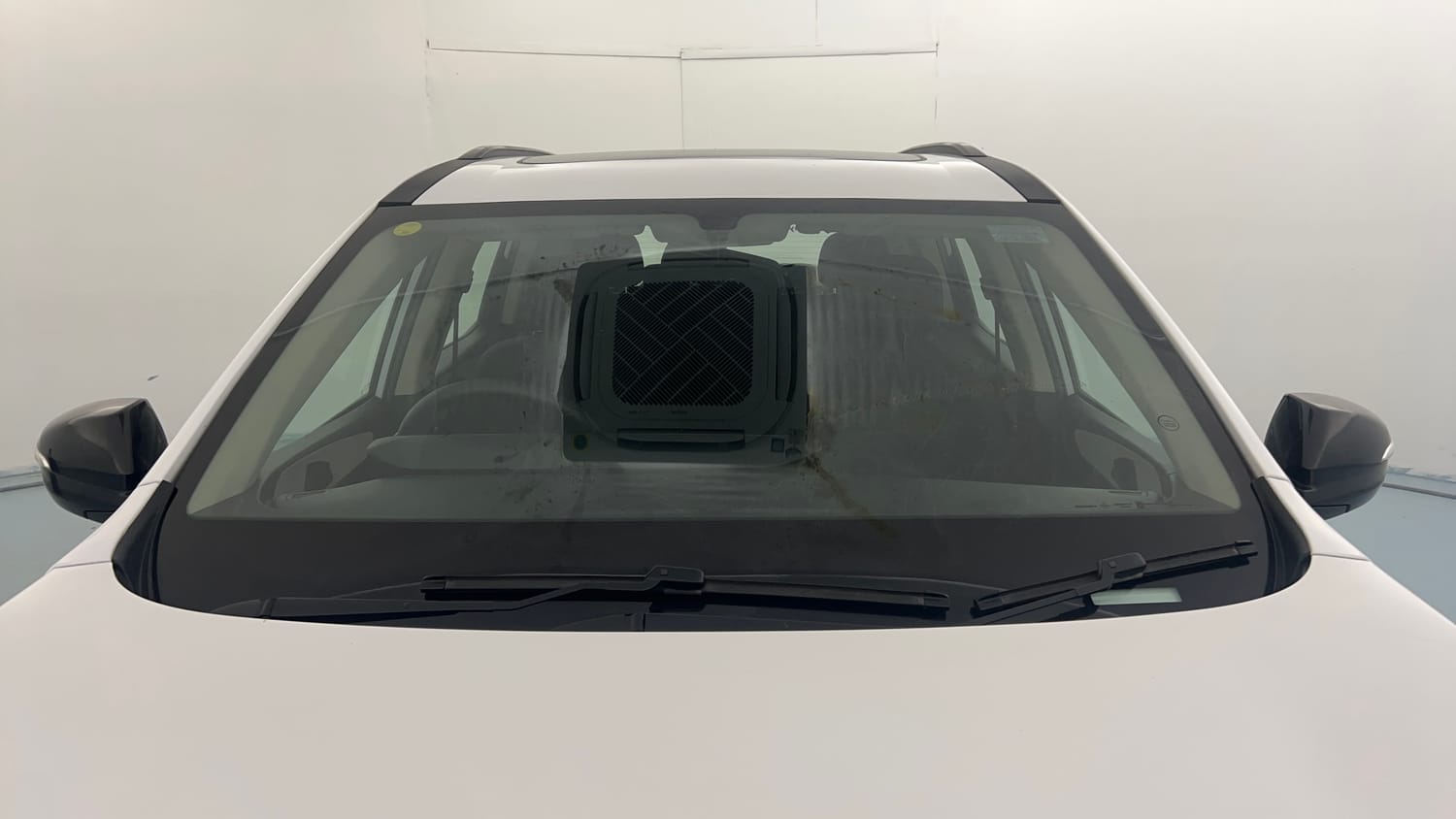 Used 2025 Mahindra XUV700 AX5 Petrol MT 7 STR Petrol Manual exterior FRONT WINDSHIELD VIEW