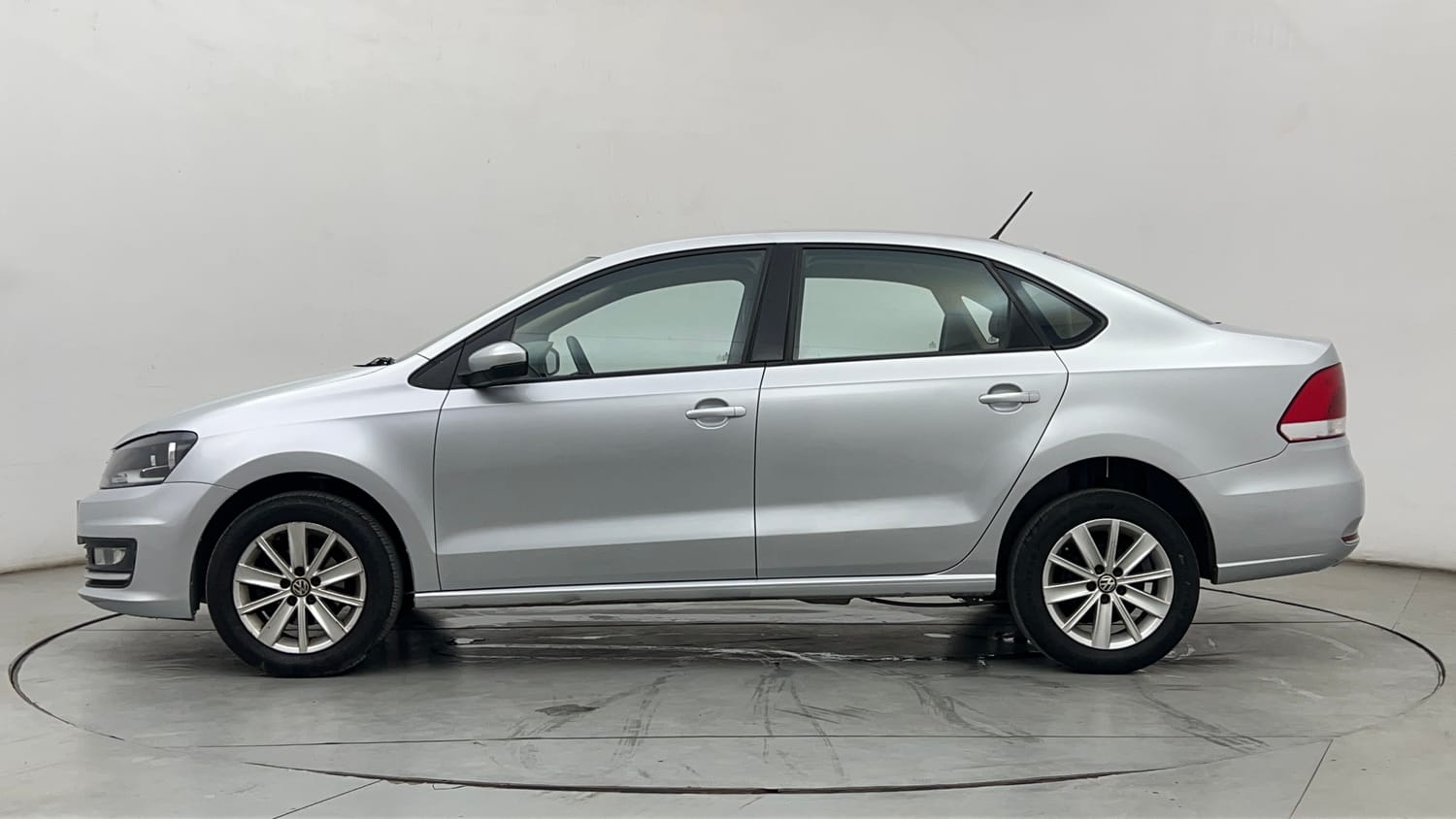 Used 2018 Volkswagen Vento Highline 1.6 (P) Petrol Manual exterior LEFT SIDE VIEW