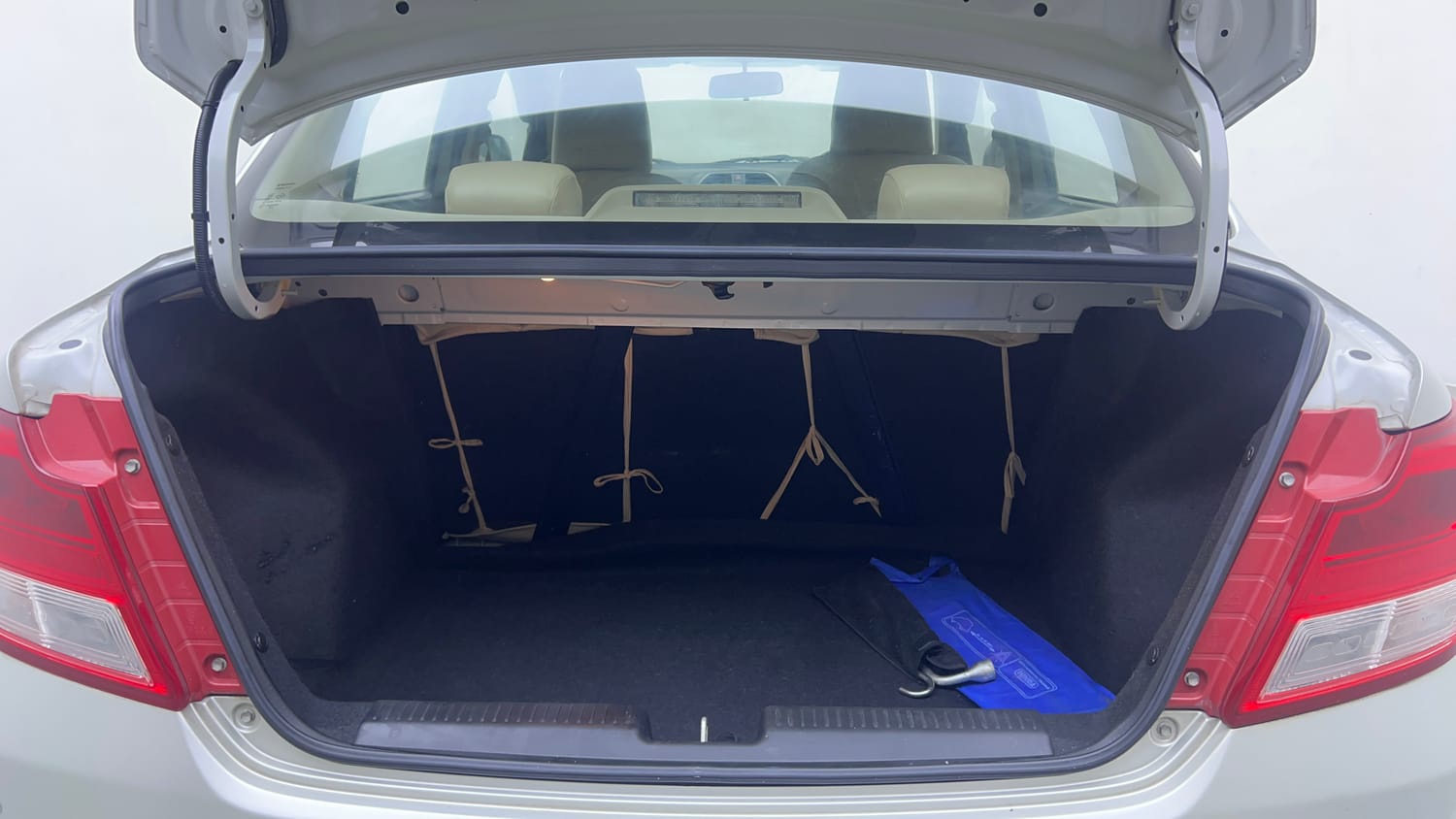 Used 2019 Maruti Suzuki Dzire VXi AMT Petrol Automatic interior DICKY INSIDE VIEW