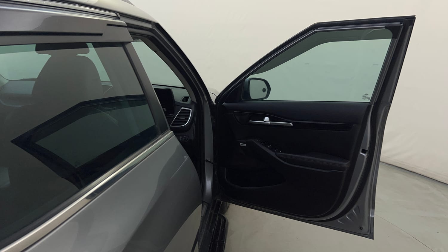 Used 2020 Kia Seltos GTX Plus AT 1.5 Diesel Diesel Automatic interior RIGHT FRONT DOOR OPEN VIEW