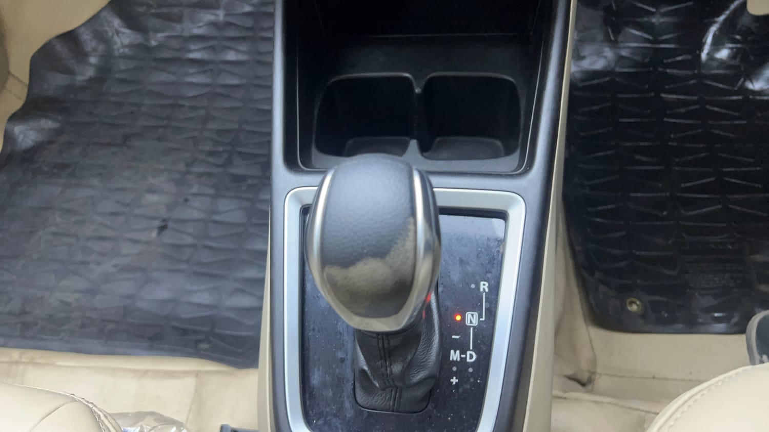 Used 2019 Maruti Suzuki Dzire VXi AMT Petrol Automatic interior GEAR  KNOB VIEW