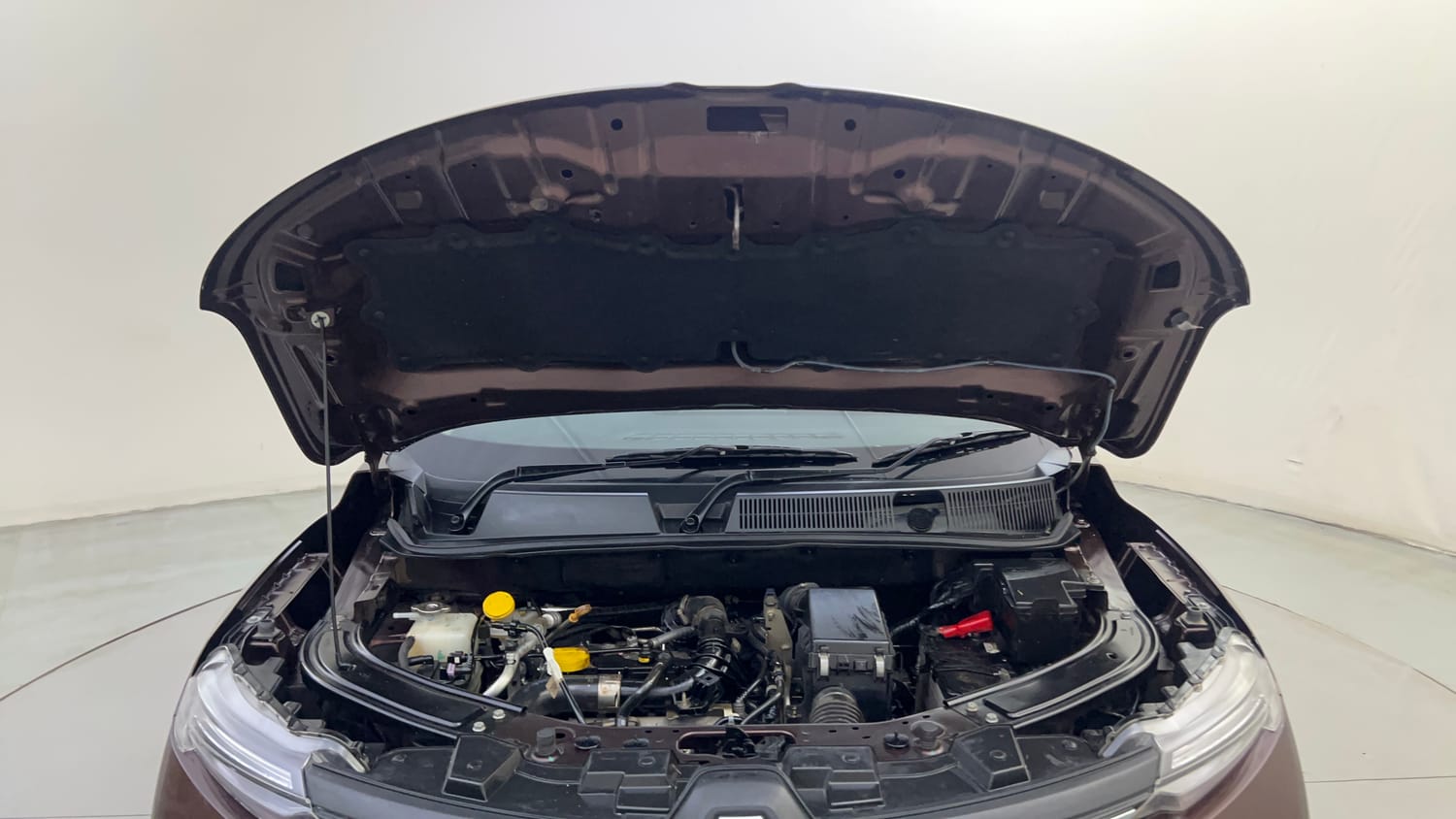 Used 2023 Renault Kiger RXZ Turbo MT Petrol Manual engine ENGINE & BONNET OPEN FRONT VIEW