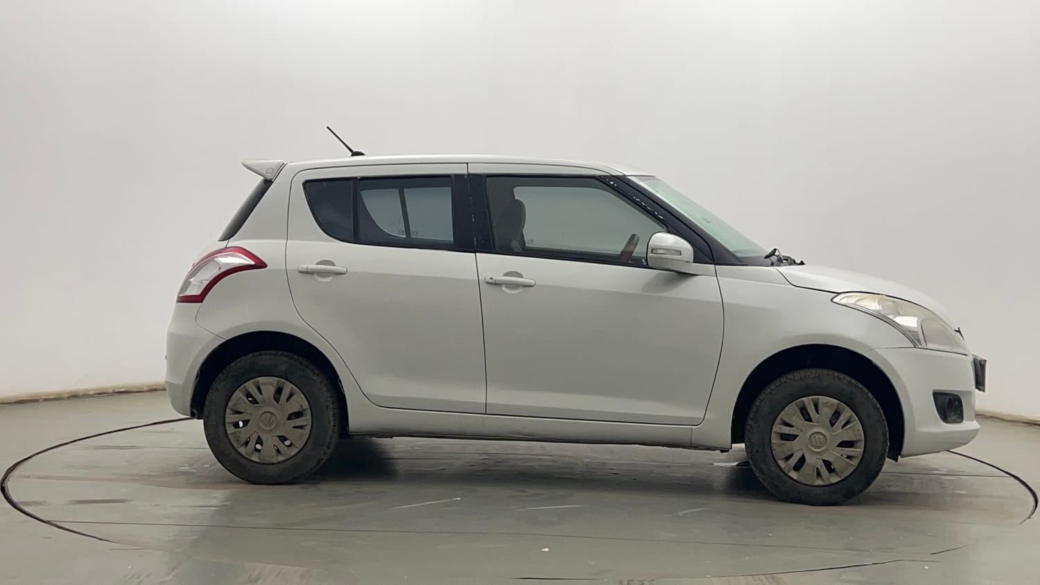 Used 2015 Maruti Suzuki Swift VXi Petrol Manual exterior RIGHT SIDE VIEW