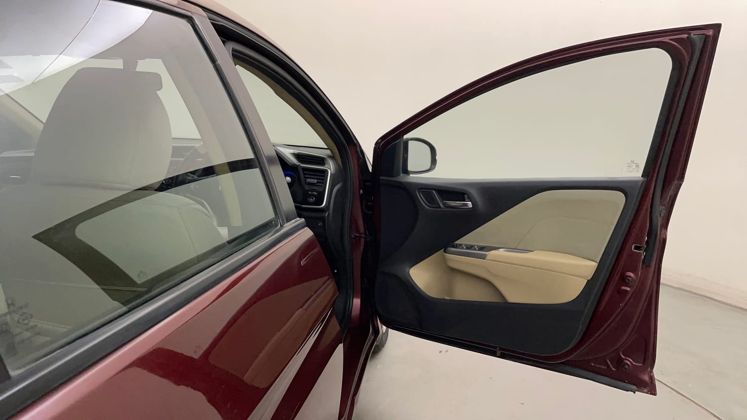 Used 2014 Honda City V Diesel Diesel Manual interior RIGHT FRONT DOOR OPEN VIEW