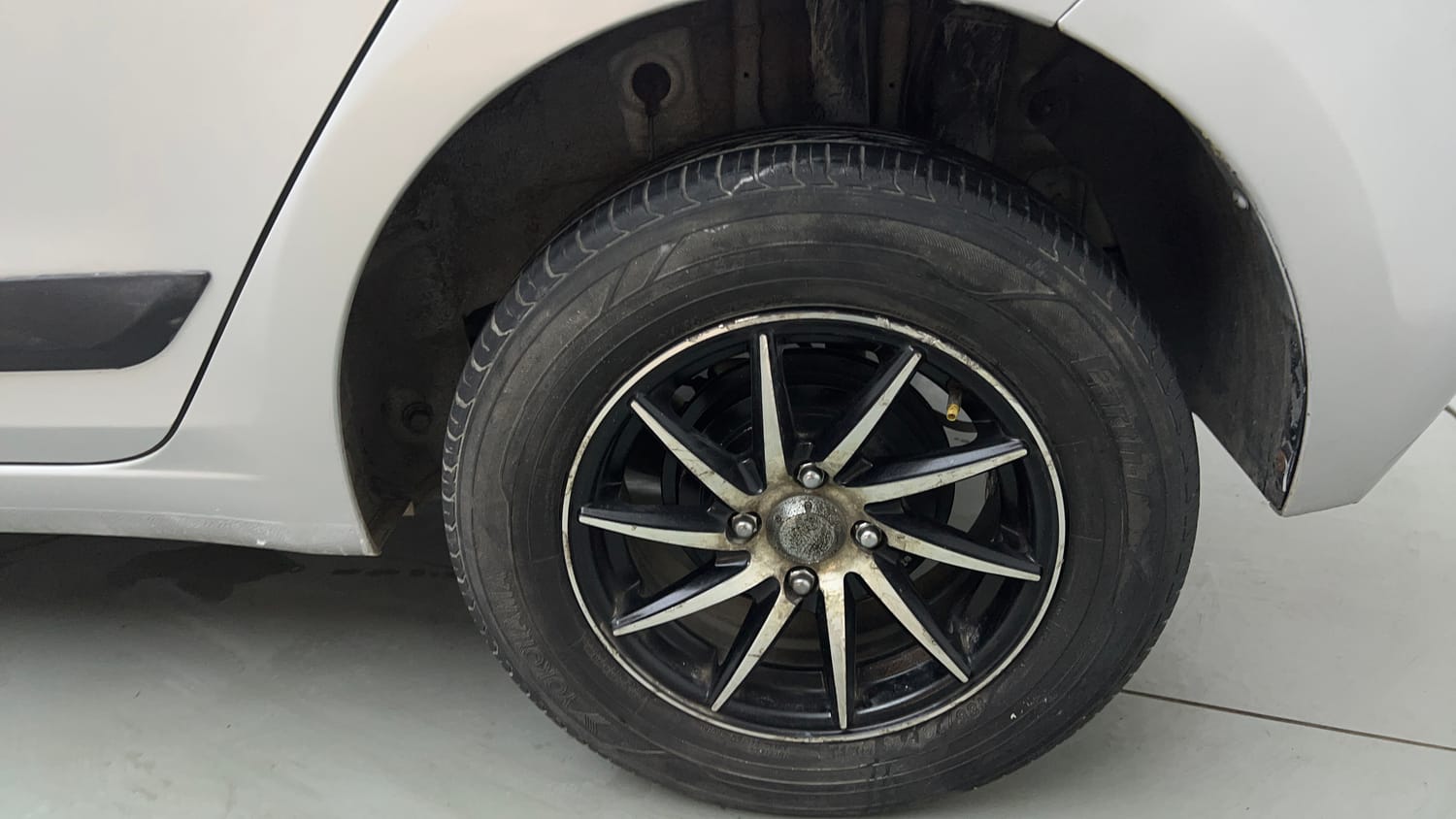Used 2018 Hyundai Elite i20 Sportz 1.2 Petrol Manual tyres LEFT REAR TYRE RIM VIEW