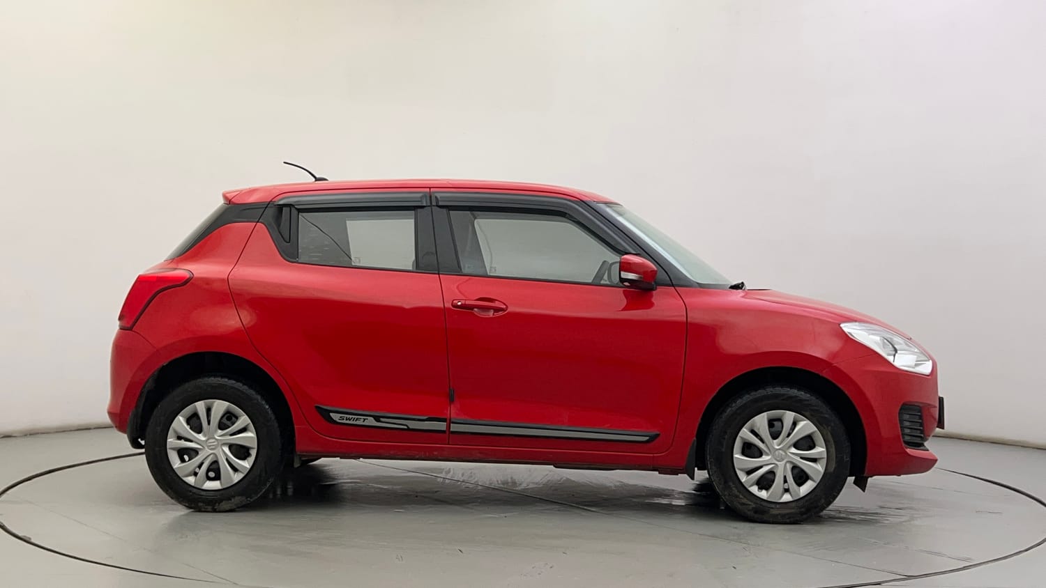 Used 2023 Maruti Suzuki Swift VXi Petrol Manual exterior RIGHT SIDE VIEW