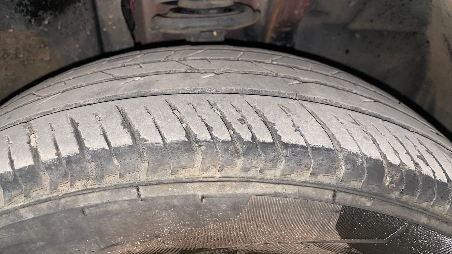 Used 2023 Nissan Magnite XV Petrol Manual tyres RIGHT FRONT TYRE TREAD VIEW