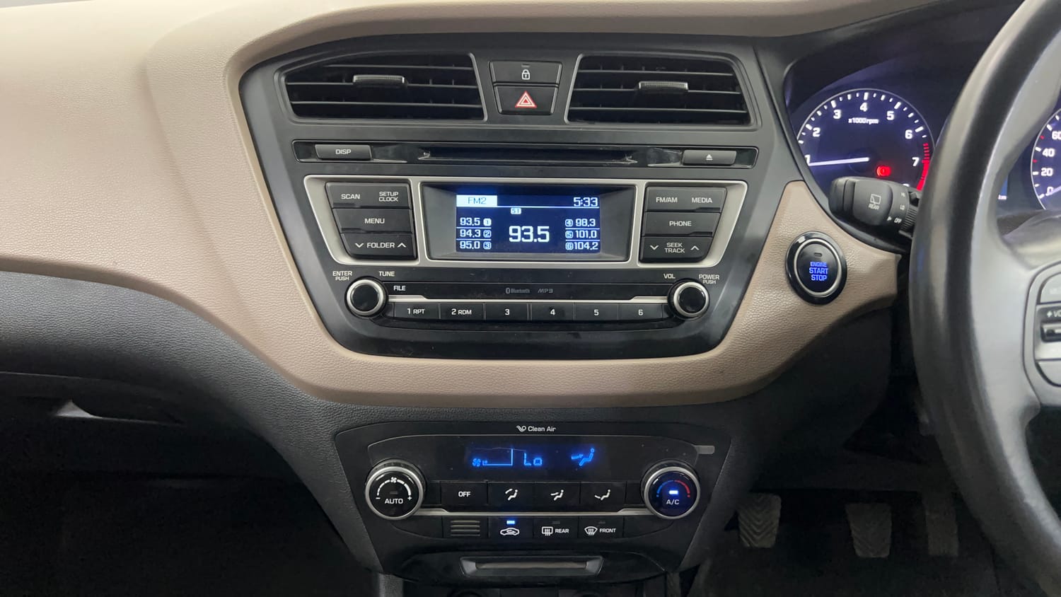 Used 2015 Hyundai Elite i20 Asta 1.2 Petrol Manual interior MUSIC SYSTEM & AC CONTROL VIEW