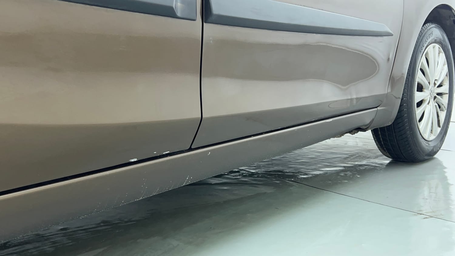 Used 2017 Maruti Suzuki Ciaz ZDi SHVS Diesel Manual dents MINOR DENT