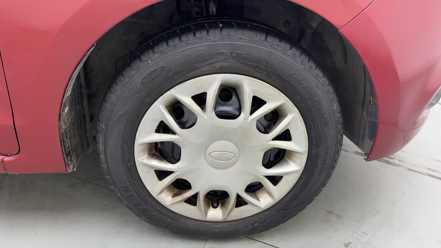 Used 2015 Ford Figo Aspire Trend 1.2 Ti-VCT Petrol Manual tyres RIGHT FRONT TYRE RIM VIEW