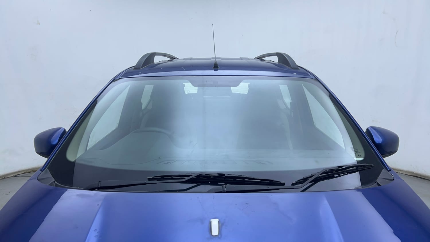 Used 2020 Renault Triber RXZ Petrol Manual exterior FRONT WINDSHIELD VIEW