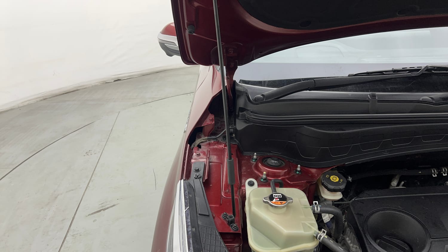 Used 2019 kia Seltos GTX Plus DCT 1.4 Petrol Automatic engine ENGINE RIGHT SIDE HINGE & APRON VIEW