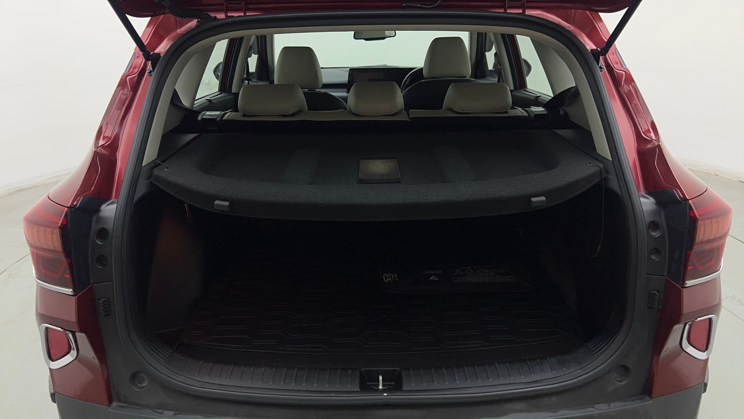 Used 2019 kia Seltos GTX Plus DCT 1.4 Petrol Automatic interior DICKY INSIDE VIEW