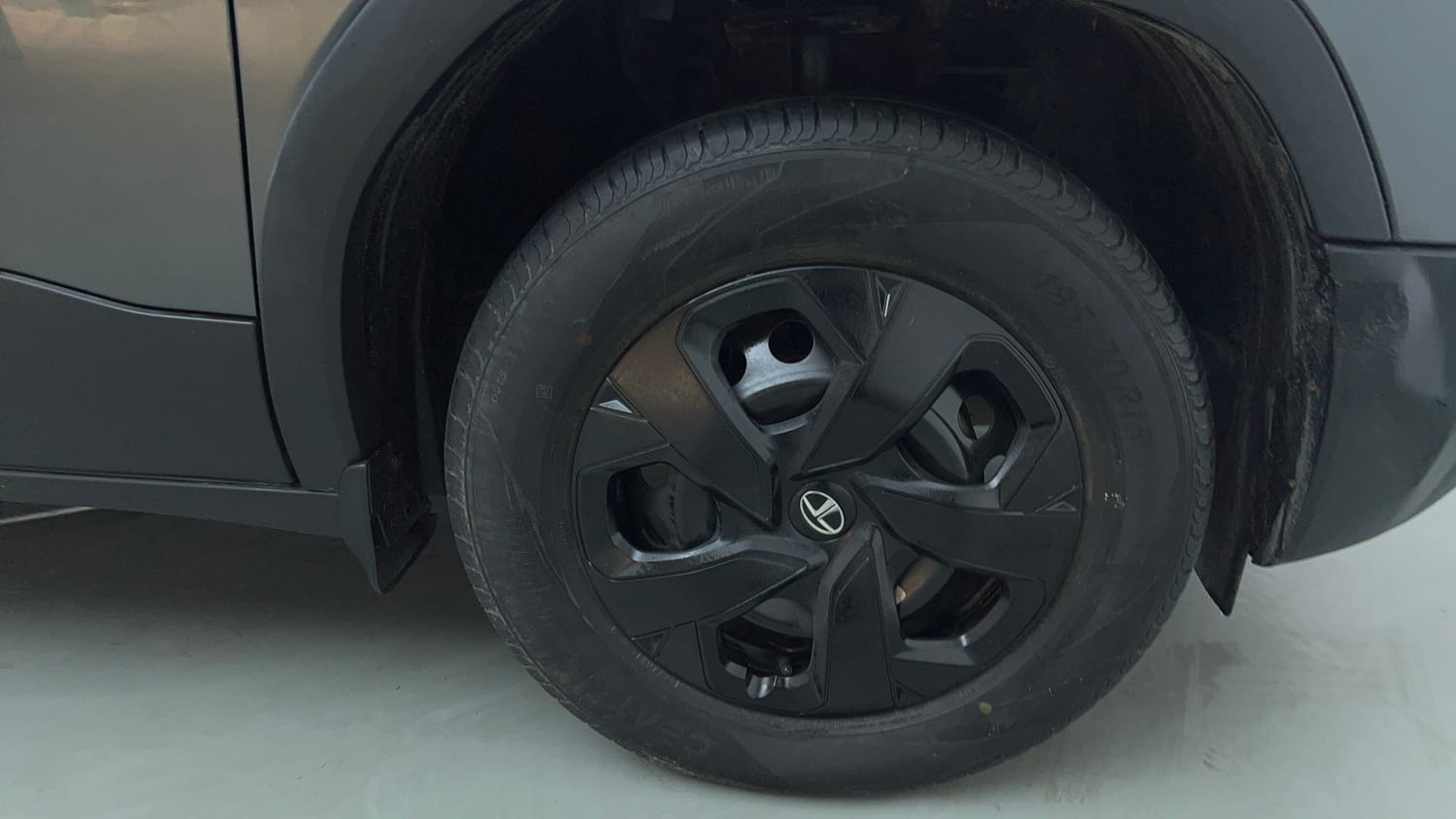 Used 2022 Tata Punch Adventure MT Petrol Manual tyres RIGHT FRONT TYRE RIM VIEW