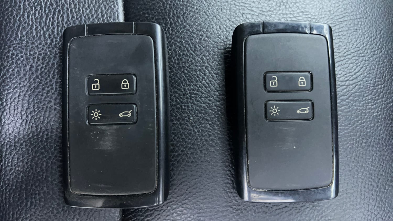 Used 2020 Renault Triber RXZ Petrol Manual extra CAR KEY VIEW