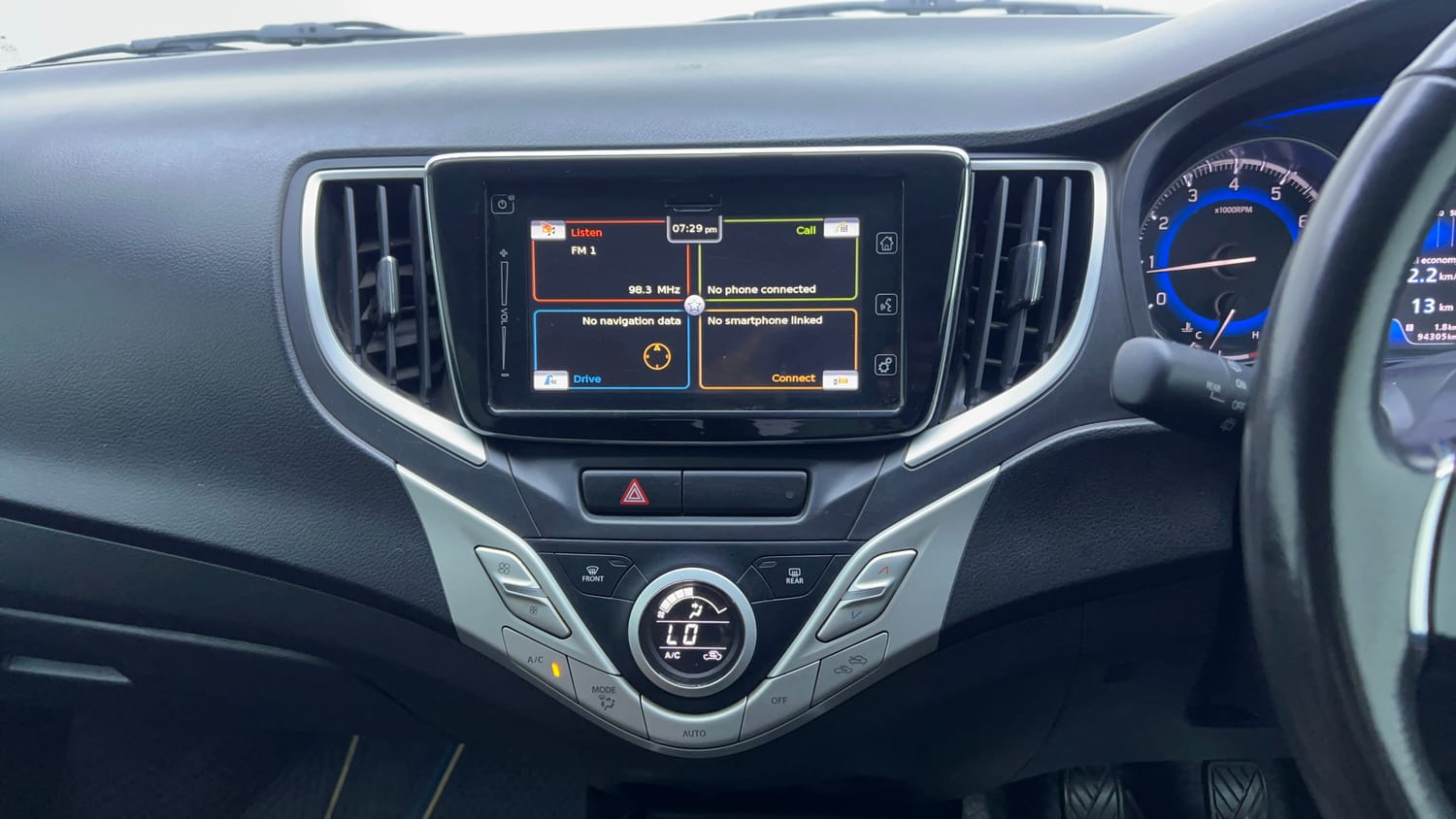 Used 2018 Maruti Suzuki Baleno Alpha 1.2 Petrol Manual interior MUSIC SYSTEM & AC CONTROL VIEW