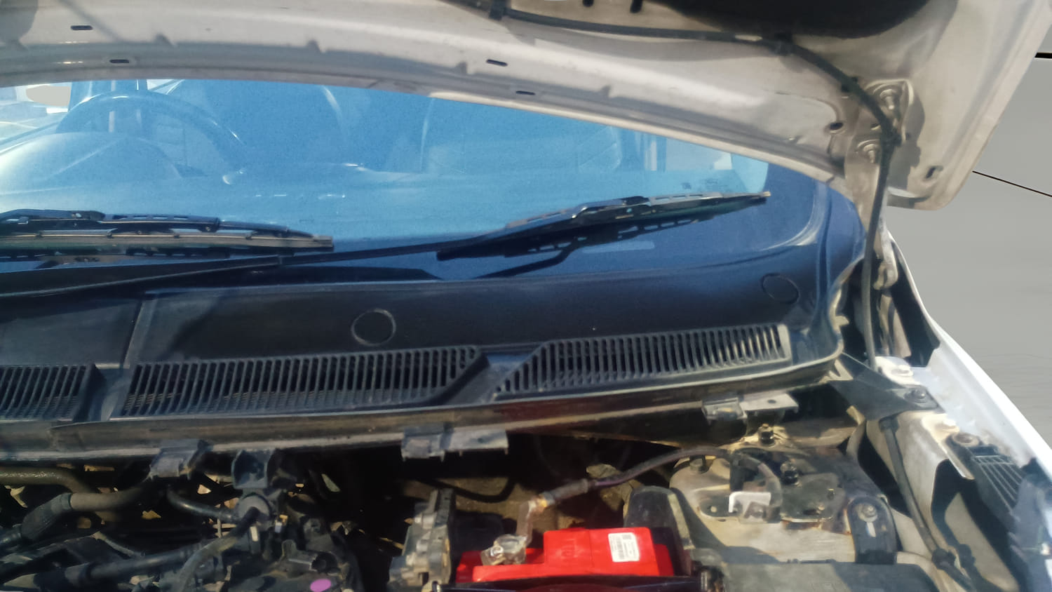 Used 2016 Ford Figo Aspire Trend 1.5 TDCi Diesel Manual engine ENGINE LEFT SIDE HINGE & APRON VIEW
