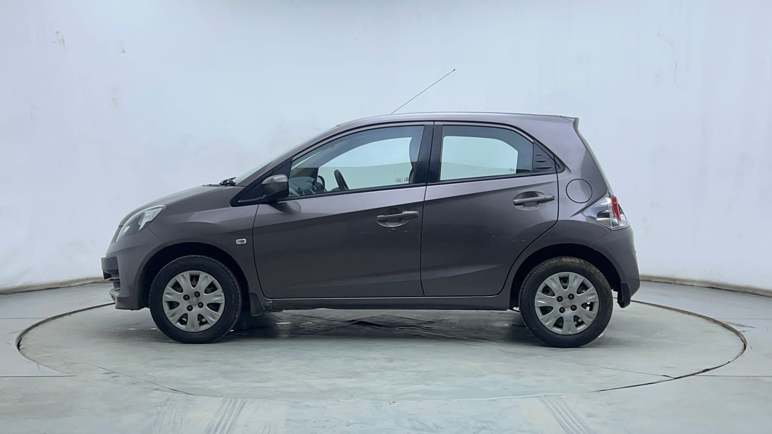 Used 2014 Honda Brio S MT Petrol Manual exterior LEFT SIDE VIEW