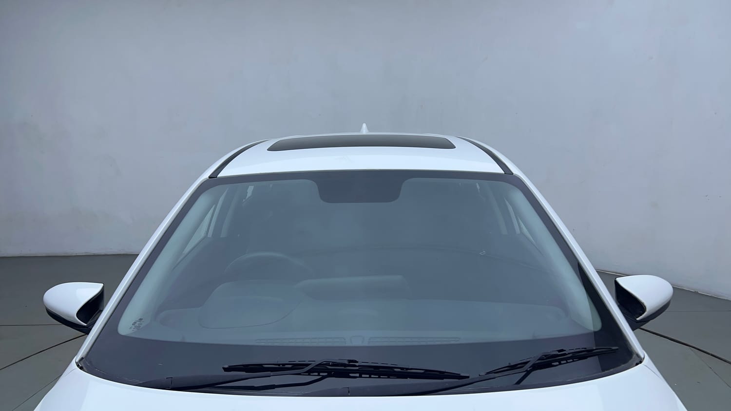 Used 2023 Hyundai New i20 Asta (O) 1.2 MT Petrol Manual exterior FRONT WINDSHIELD VIEW
