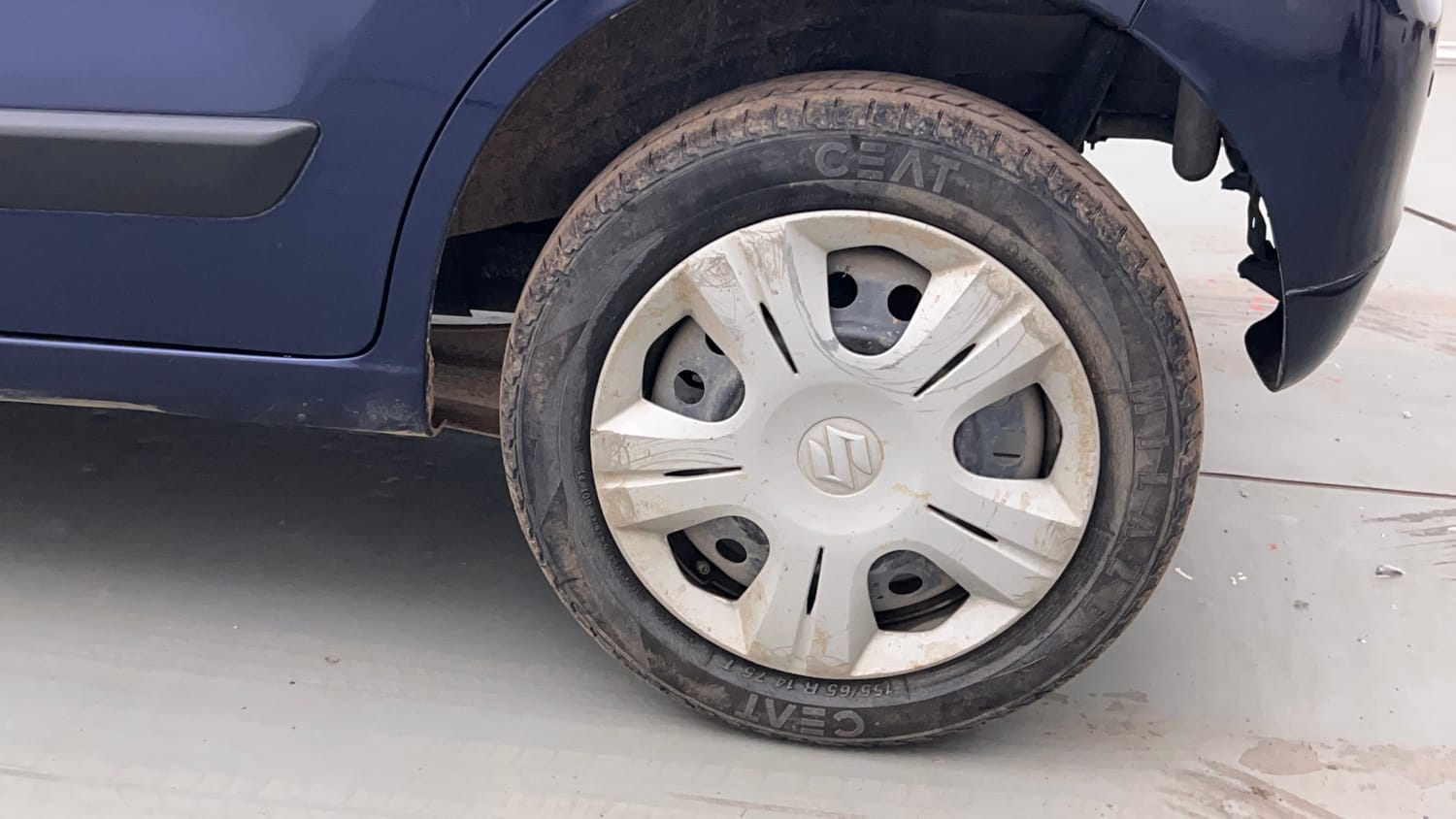 Used 2019 Maruti Suzuki Wagon R 1.0 VXI AMT Petrol Automatic tyres LEFT REAR TYRE RIM VIEW