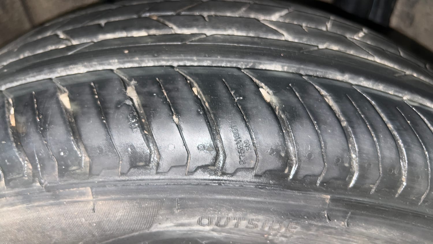 Used 2023 Renault Kiger RXZ Turbo MT Petrol Manual tyres RIGHT REAR TYRE TREAD VIEW