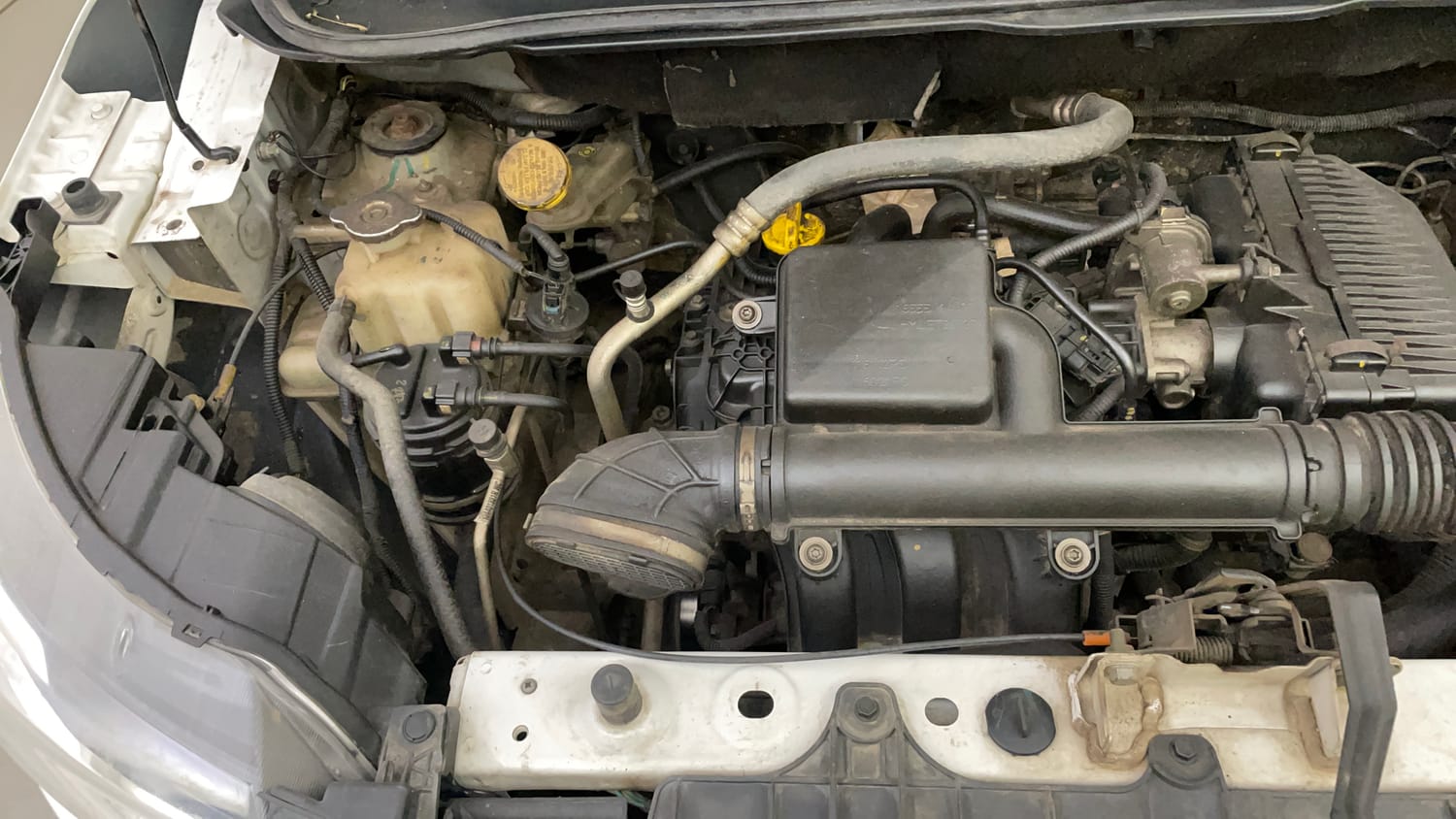 Used 2021 Renault Triber RXE Petrol Manual engine ENGINE RIGHT SIDE VIEW