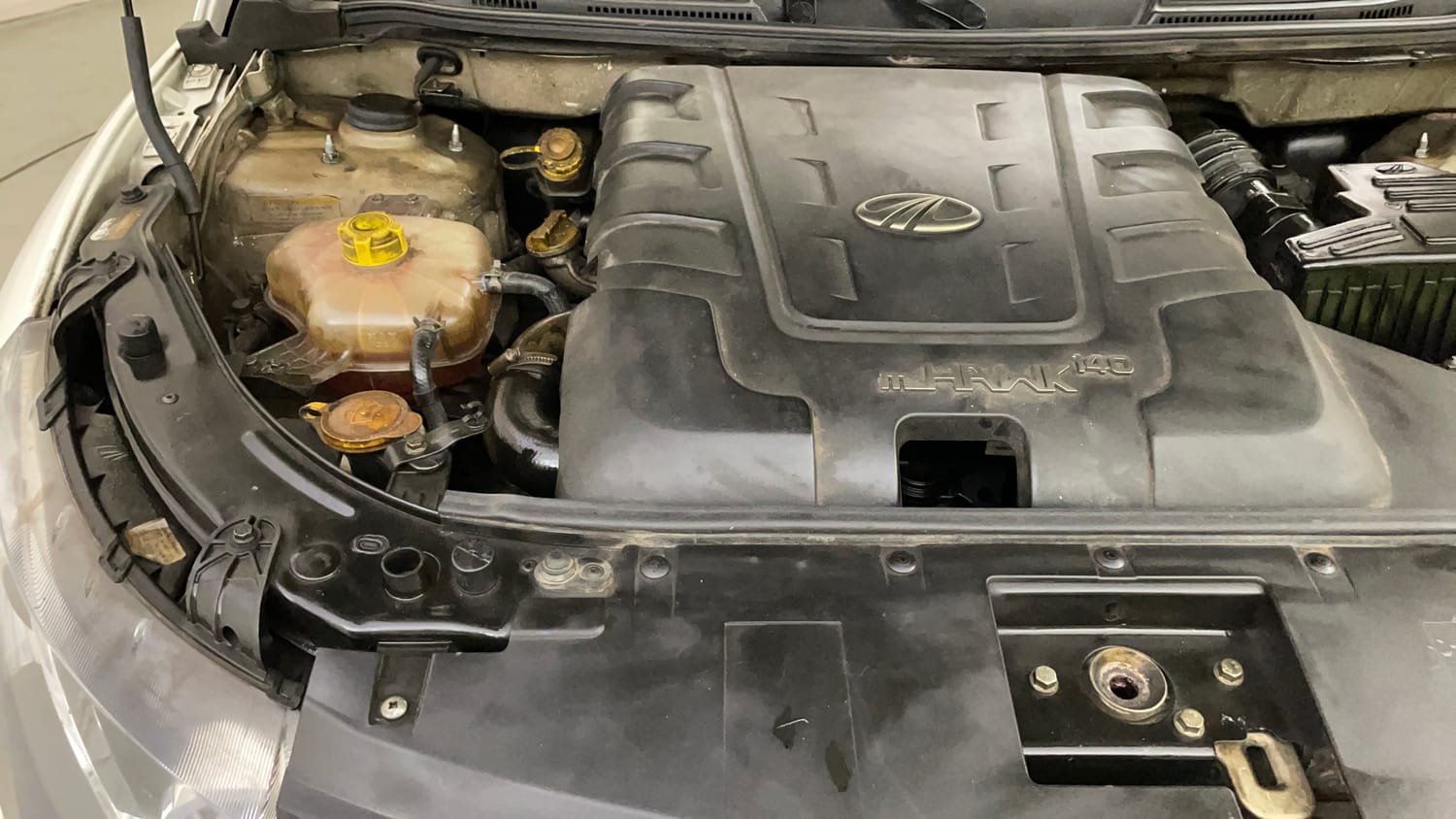 Used 2018 Mahindra XUV500 W9 AT Diesel Automatic engine ENGINE RIGHT SIDE VIEW