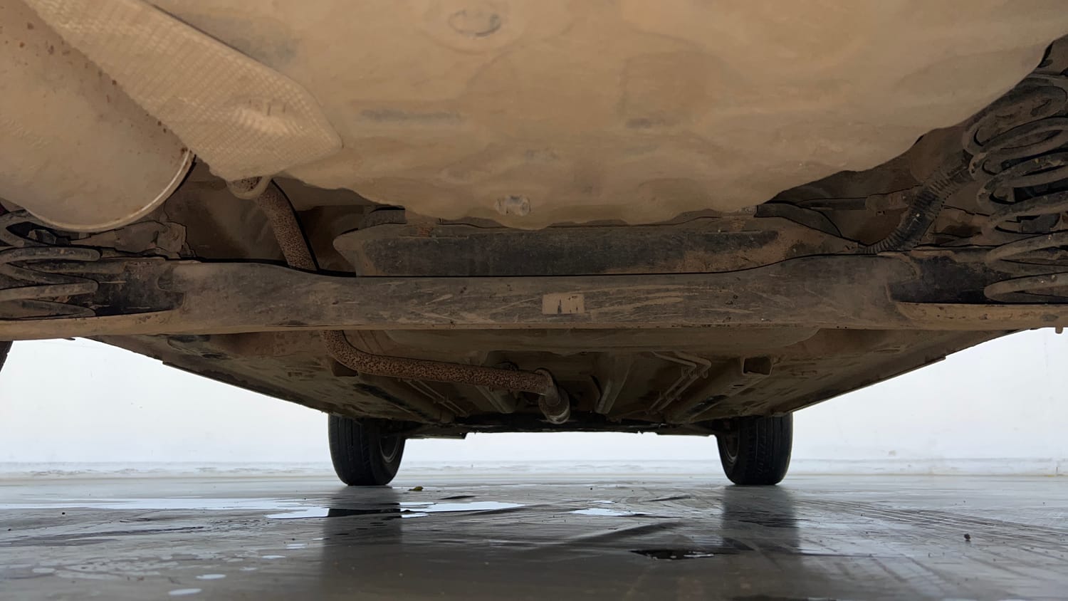 Used 2022 Nissan Magnite XE Petrol Manual extra REAR UNDERBODY VIEW (TAKEN FROM REAR)