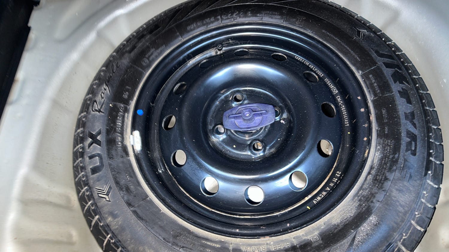 Used 2022 Maruti Suzuki Swift VXi Petrol Manual tyres SPARE TYRE VIEW