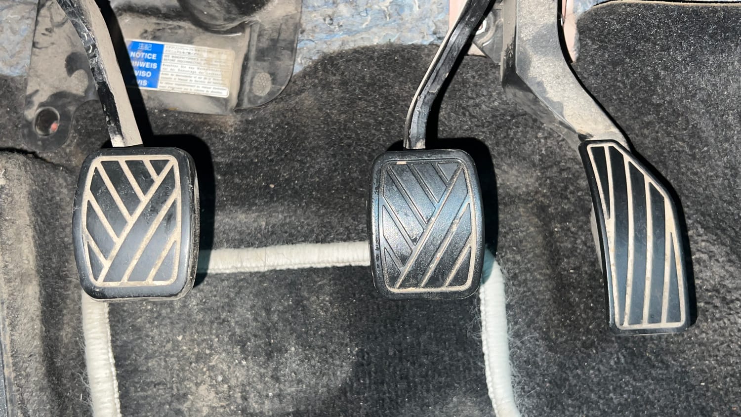 Used 2018 Maruti Suzuki Vitara Brezza [2016-2020] VDi Diesel Manual interior PEDALS VIEW