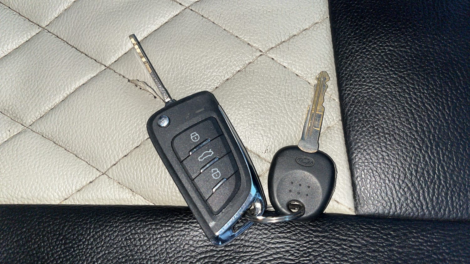Used 2021 Hyundai Grand i10 Nios Sportz AMT 1.2 Kappa VTVT Petrol Automatic extra CAR KEY VIEW