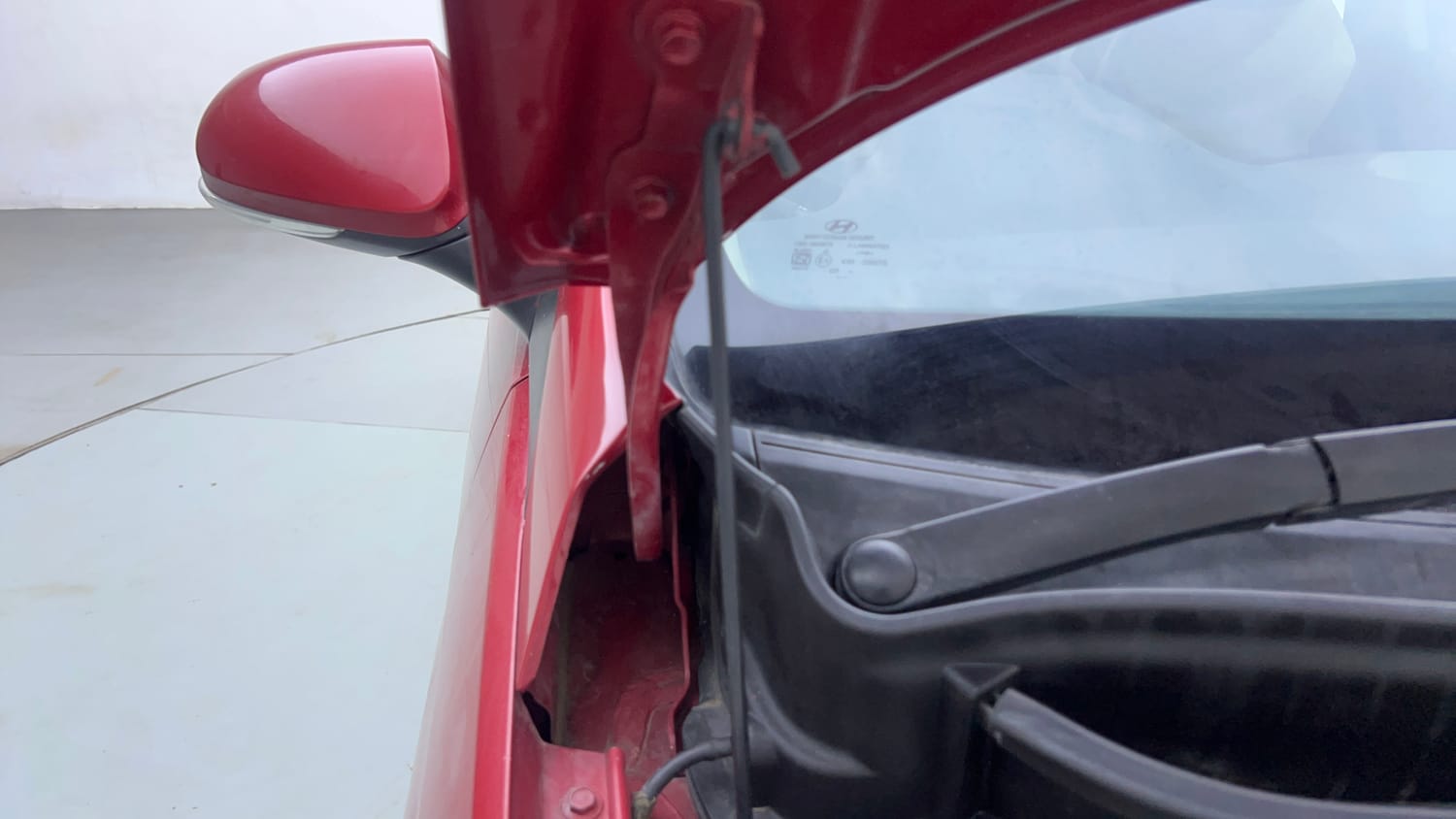 Used 2019 Hyundai Santro Sportz CNG Cng Manual engine ENGINE RIGHT SIDE HINGE & APRON VIEW