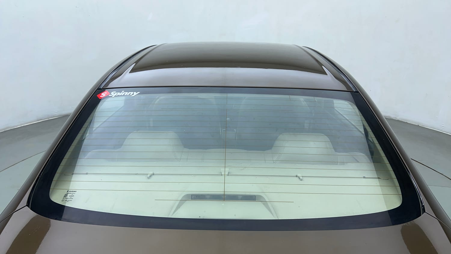 Used 2017 Maruti Suzuki Ciaz ZDi SHVS Diesel Manual top_features Rear defogger