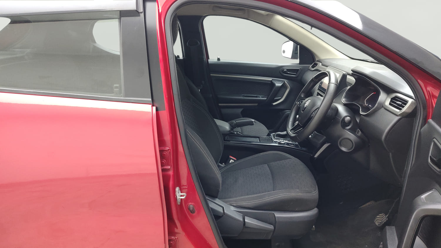Used 2021 Renault Kiger RXZ Turbo CVT Dual Tone Petrol Automatic interior RIGHT SIDE FRONT DOOR CABIN VIEW